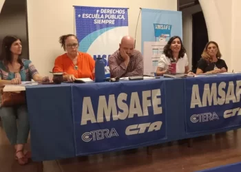 Paritaria docente: en una votación ajustada, Amsafé y Sadop aceptaron la propuesta del gobierno