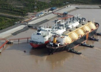 Sin gas: El Gobierno no confirma el pago de los barcos importados