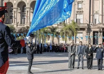Pullaro en el acto del 25 de Mayo: «Defendemos la libertad, pero pedimos más igualdad y diálogo en el país»