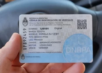 Se derogó la tarjeta azul y se estableció que la cédula verde dejará de tener fecha de vencimiento.