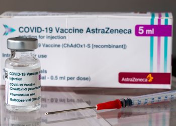 Un rosarino demandó al Estado nacional por presuntos efectos secundarios provocados por la vacuna Astrazeneca