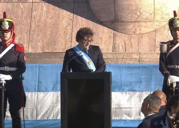 Día de la Bandera: Javkin , Pullaro y Milei celebraron el 20 de junio en un monumento militarizado