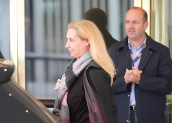 Llegó El Jefe: Karina Milei está en la capital santafesina para inscribir el partido LLA – La Libertad Avanza.