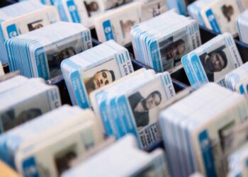 Demora en la entrega de licencias de conducir en la región. Apuntan afalta de insumos por parte de nación.