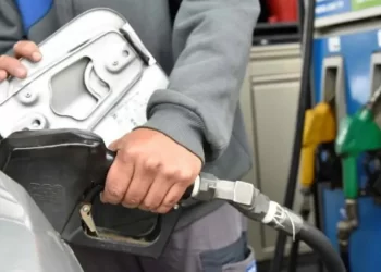 Nuevo aumento de combustibles: Nafta y gasoil subirán un 3% en medio de una caída en las ventas