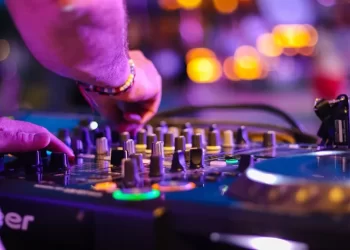 El gobierno nacional anuncia que organizadores de eventos privados ya no deberàn pagar SADAIC