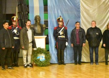 PUERTO SAN MARTIN: Rindieron homenaje al padre de la patria.