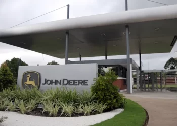 BAIGORRIA: Conflicto gremial en John Deere . Acusan posible plan de reducción de personal.