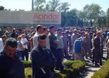 «Alerta en Acindar Villa Constitución: La UOM denuncia posible cierre de tren laminador en septiembre»