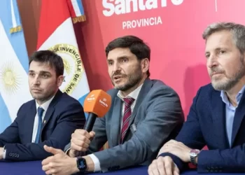 Pullaro defendiò la reforma jubilatoria en el encuentro con Torres y Frigerio e hizo un fuerte reclamo por coparticipación.
