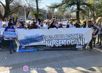 Reforma Previsional en Santa Fe: Hoy se debate en Diputados en medio de protestas gremiales en Legislatura