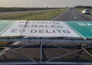 Barrancas: Cayó otro cartel sobre la autopista Rosario – Santa Fe