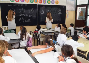 Extensión Horaria en Escuelas Santafesinas: Amsafé y el Ministerio de Educación Buscan Definir su Implementación