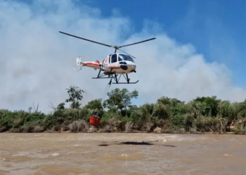 Reanudaron el combate contra los incendios en islas de Baigorria
