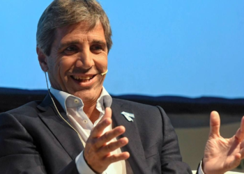 Caputo le respondió a Pullaro y a los gobernadores que pidieron bajar retenciones: «Al país lo construimos entre todos»