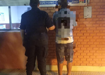 Escándalo en Coronda: Hombre detenido por exhibición obscena y resistencia a la autoridad