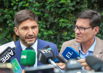 PRIMER DIA DE CLASES: Escuelas abiertas con docentes extorsionados , crece la tensión.