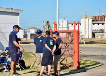 CORDON INDUSTRIAL: Aceiteros retoman la huelga tras el despido de operarios