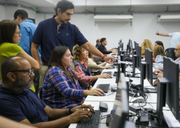 Elecciones provinciales 2025: se realizó el simulacro de carga de telegramas en los Centros de Ingresos de Santa Fe y Rosario