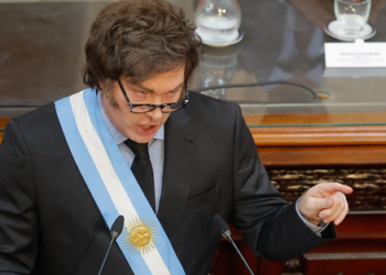 Con aprietes y sin muchos anuncios: Milei inició el periodo de sesiones en el congreso.