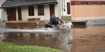 Santa Fe bajo agua , otra vez: Fuerte temporal azotó la capital provincial en las últimas horas