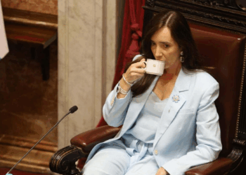 Villarruel ordenó tapar mural por los 40 años de democracia en el Senado