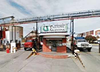 Paro de vigiladores en planta de Capitán Bermúdez por falta de pago del aguinaldo