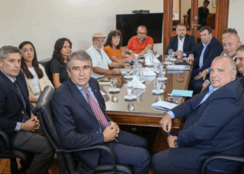 Paritarias: el gobierno de Santa Fe ofreció un aumento del 7 por ciento semestral para los estatales