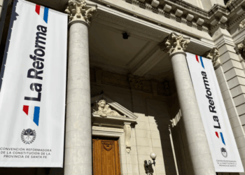 Reforma Constitucional: proponen que todos los gobiernos locales sean «municipios» y sugieren categorías según su población