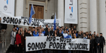 Trabajadores Judiciales de Santa Fe salieron a cuestionar “vulneración de derechos”, en la flamante nueva Constitución de Santa Fe.