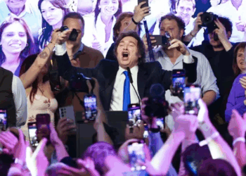 En Santa Fe, La Libertad Avanza se impuso con el 40% de los votos: Milei ganó 4 de las 9 bancas