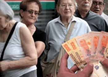 Jubilados: oficializan el bono de $70.000 para noviembre y el haber inicial supera los $400.000