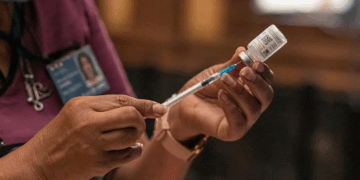Preocupante caída en la vacunación: informes oficiales alertan sobre un retroceso en Argentina