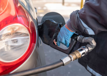 Golpe al surtidor: El Gobierno de Milei oficializa un nuevo aumento de combustibles para febrero