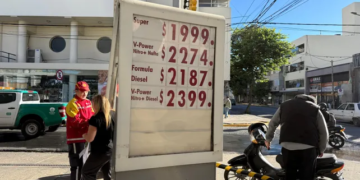 El precio de la nafta súper roza los $2.000 en la ciudad de Santa Fe: llenar el tanque se acerca a los $100.000