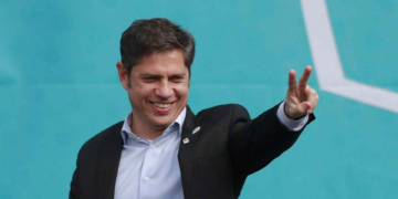 Kicillof desembarcó en Santa Fe y eludió la presencia de Perotti y Rossi