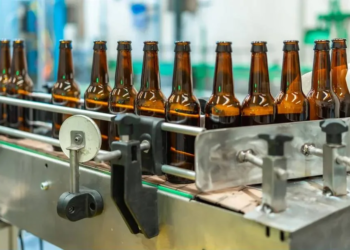 Fábrica emblema del vidrio echó a 100 trabajadores: redujo producción local y empezó a importar de China