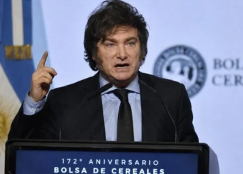 Javier Milei anunció una baja de retenciones al campo y prometió eliminarlas para sectores industriales hasta 2028