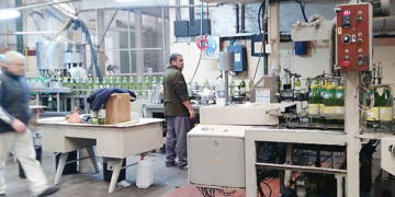 El gobierno nacional quiere desalojar en 10 días a la fábrica rosarina de jugos Trechel: los trabajadores quedaron en alerta y piden ayuda