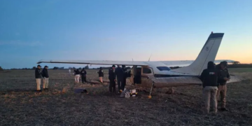 Hallaron una misteriosa avioneta en un campo en el departamento San Justo