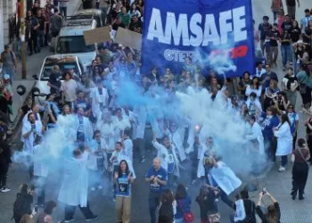 Con fuertes críticas al Gobierno provincial, Amsafe rechazó la oferta salarial, anunció un paro y judicializará el conflicto.
