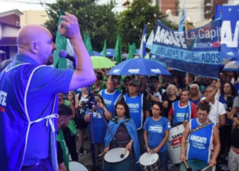 Amsafé cuestionó el aumento por decreto del Gobierno: «Si no hay acuerdo, la paritaria debe seguir», afirmó Rodrigo Alonso