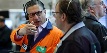 Jornada financiera: la Bolsa argentina cayó por cuarta rueda consecutiva y volvió a subir el riesgo país